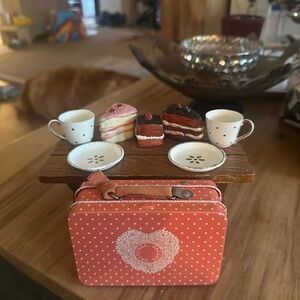Maileg Miniature cup plate x2 , cakes and metal Polka Dot Case